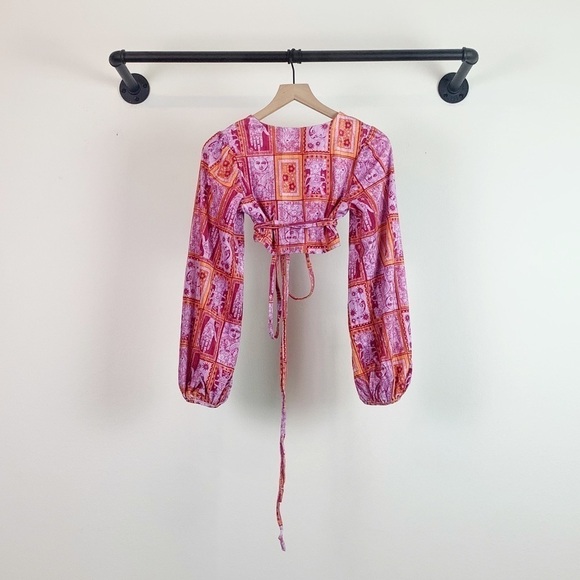 NWT Urban Outfitters Florentina Cropped Floral Velvet Wrap Top - Picture 7 of 7